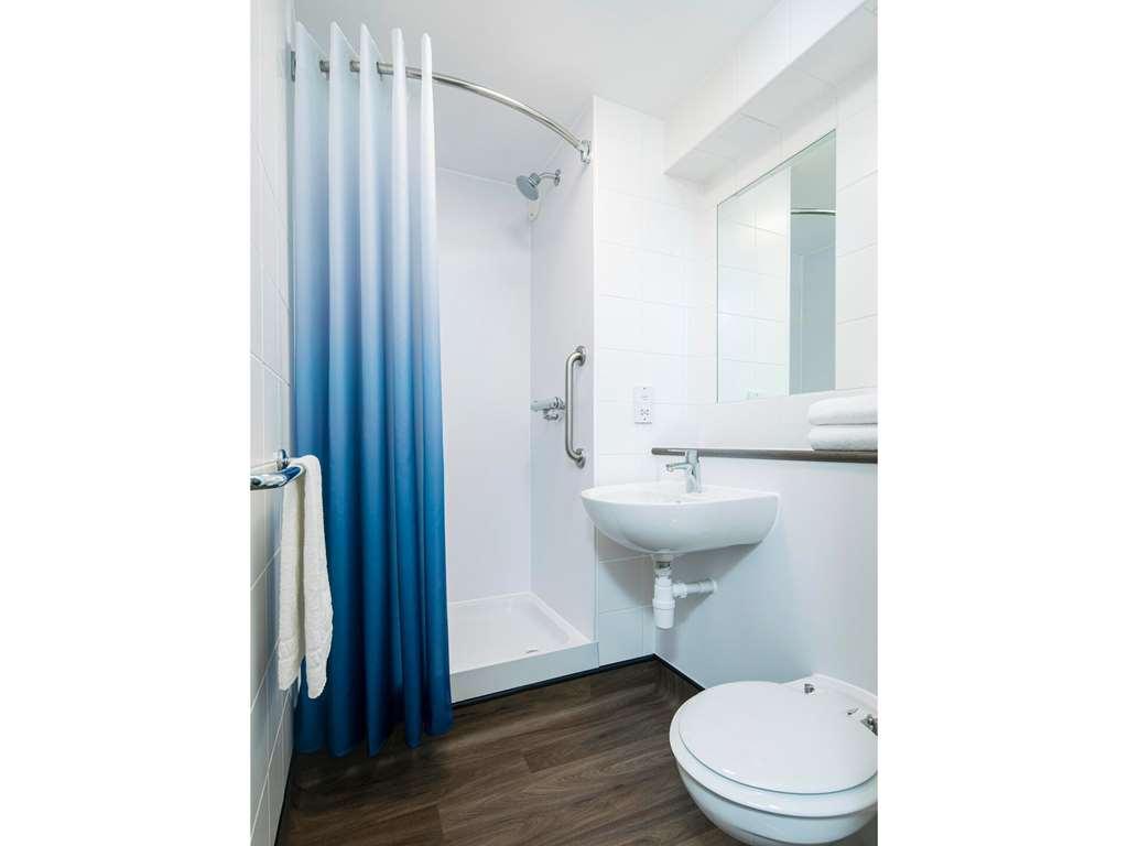 Travelodge Bath Central Quarto foto