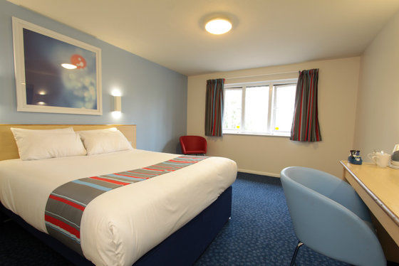 Travelodge Bath Central Quarto foto